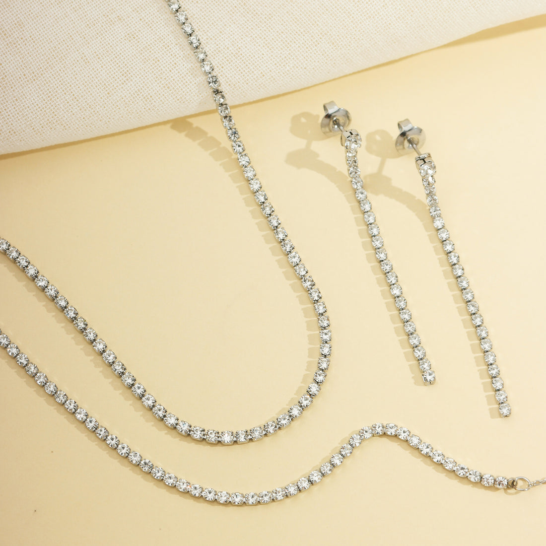 Brinco, Colar e Pulseira Riviera