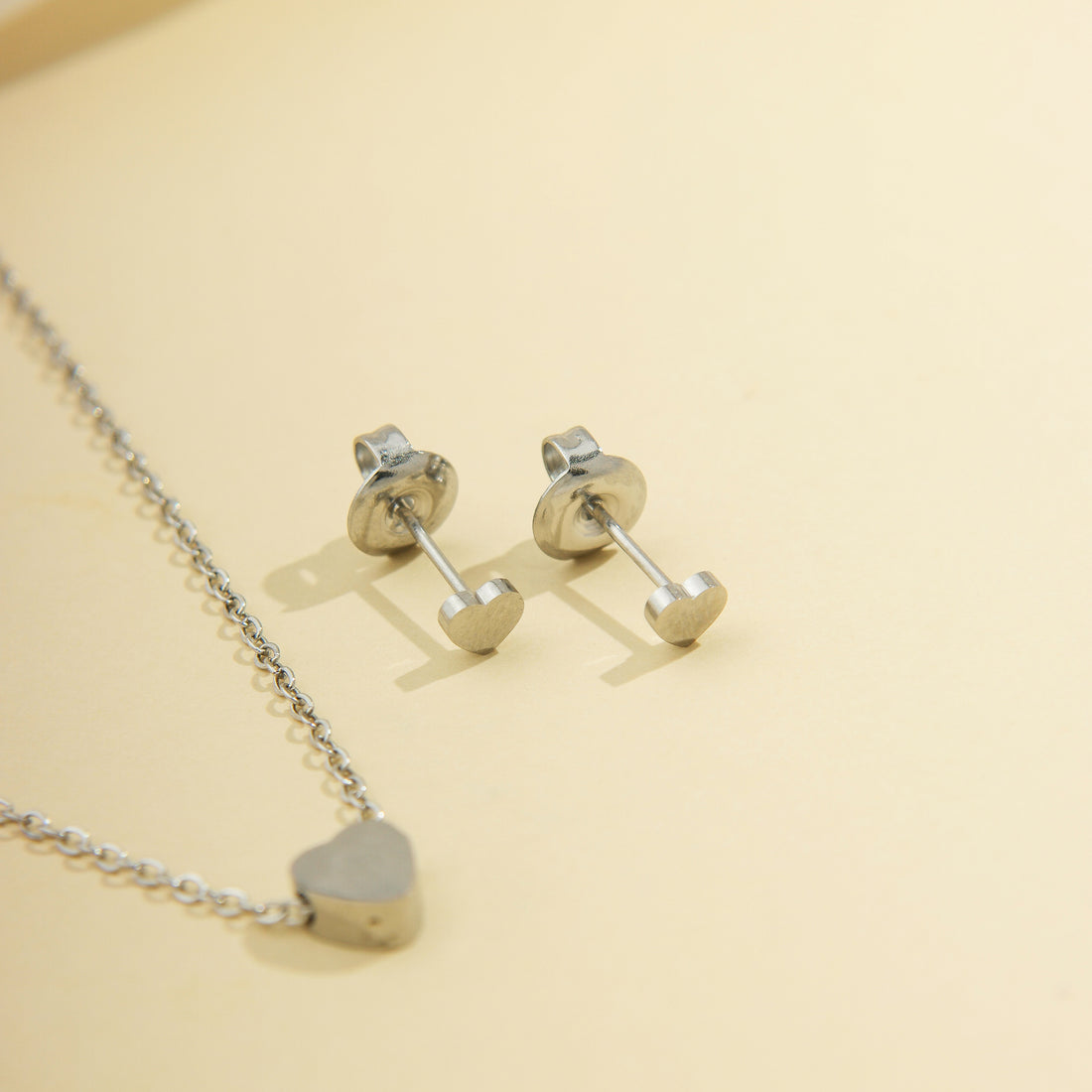 Brinco e Colar Coração Minimalista